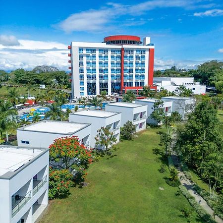 Sonesta Hotel Pereira Cerritos Dış mekan fotoğraf Aerial view of the University of the South Pacific's Emalaka Campus