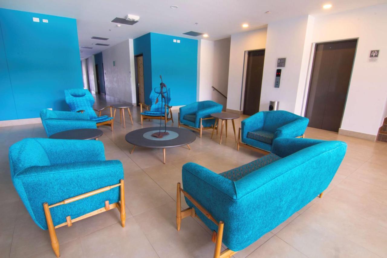 Sonesta Hotel Pereira Cerritos Dış mekan fotoğraf The lobby of the hotel