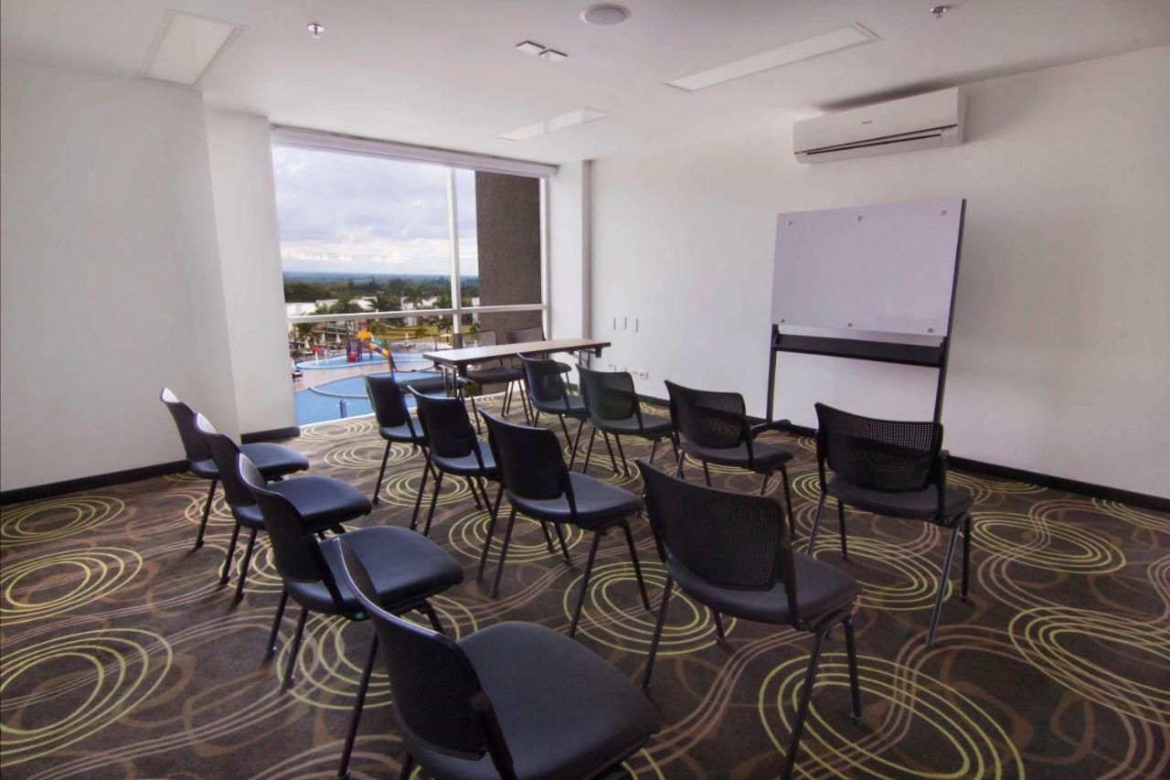 Sonesta Hotel Pereira Cerritos Dış mekan fotoğraf Meeting room