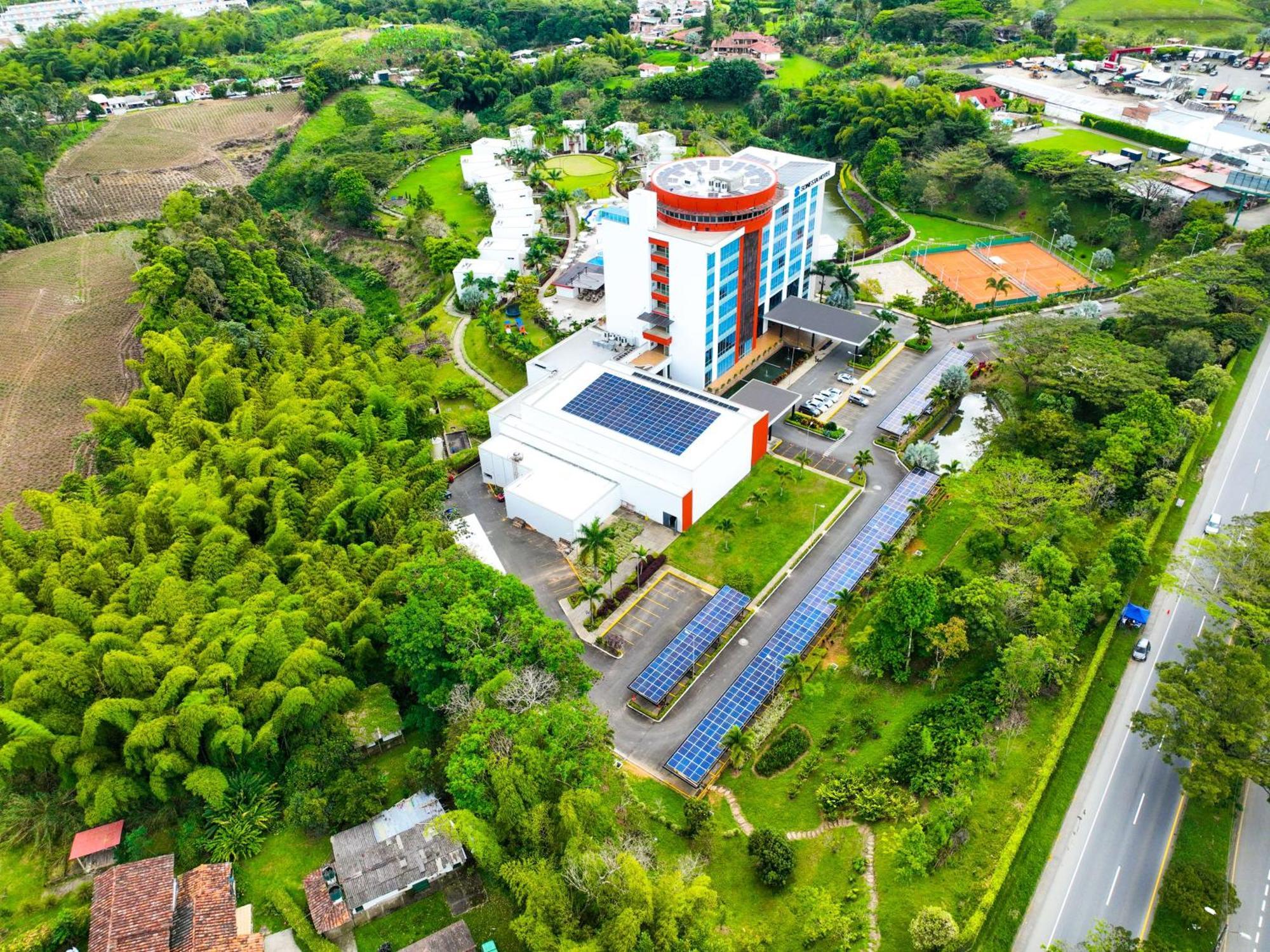 Sonesta Hotel Pereira Cerritos Dış mekan fotoğraf Aerial view of the hotel